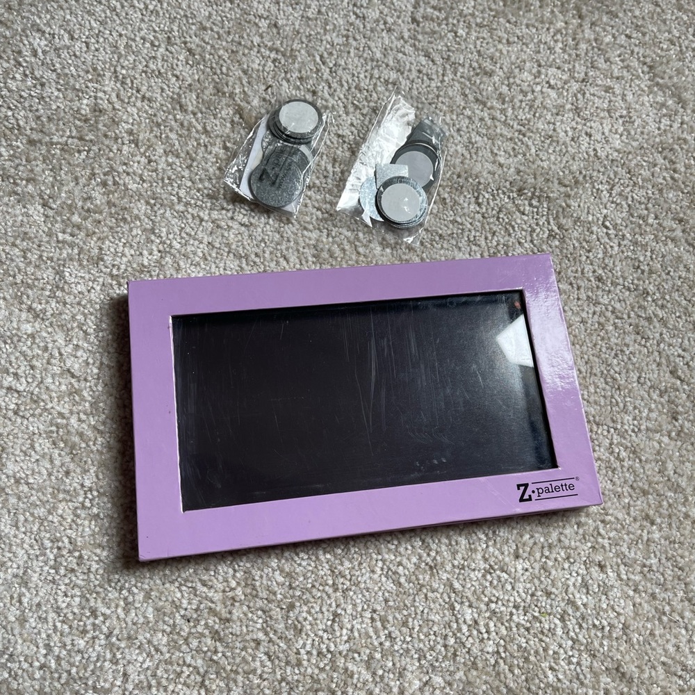 Z palette with magnetic stickers